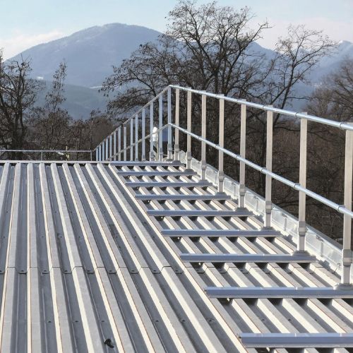 Barrial Metalldach Geländersystem zur Absturzsicherung Barrial Metalldach Geländersystem zur Absturzsicherung