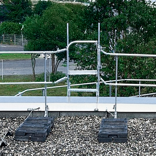 Sicherheit auf dem Metalldach Seitenschutzsystem Barrial Sicherheit auf dem Metalldach Seitenschutzsystem Barrial